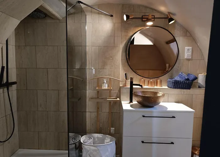 Parfumu Di Machja Couette-café